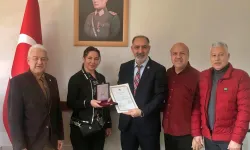 Başkomutanlık Gazisi Kurban Yılmaz’ın İstiklal Madalyası 102 yıl sonra torununa verildi