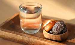 Diyetisyenden Ramazan uyarısı: İftarda suyu peş peşe içmeyin