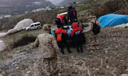 Fırtına ve Sağanak Çadırları Yıktı: 20 Kişi Tahliye Edildi