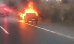 Gaziantep’te seyir halindeki araç alev alev yandı