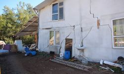 Heyelan nedeniyle evlerde büyük hasar, seralar kullanılamaz hale geldi