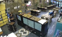 İftara saatler kala kebapçının tavanı çöktü, o anlar kamerada