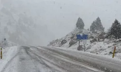 Kahramanmaraş’ın Yüksek Kesimleri Beyaza Büründü: Kar Yağışı Etkili Oluyor