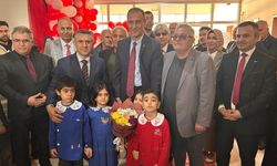 Kahramanmaraş’ta geri dönüşümle kurulan “Gülücük Çarşısı” açıldı