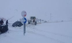 Kahramanmaraş’ta kar ulaşımı durma noktasına getirdi