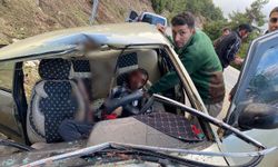 Kahramanmaraş’ta kopan kaya otomobile çarptı: 2’si ağır 4 yaralı