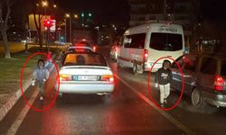 Kahramanmaraş’ta trafikte su satan çocuklar tehlike saçıyor