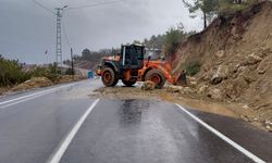 Kahramanmaraş’ta Yollar Su ve Çamurdan Temizleniyor