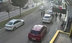 Mardin’de araç kadın öğretmene çarptı: O anlar kamerada