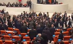 Meclis'te Neden Kavga Çıktı? AK Parti ve CHP'li Vekiller Neden Tartıştı?