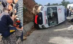 Muğla'da ambulans devrildi; Paramedik yaralandı