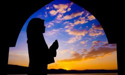 Oruç açarken hangi dualar okunur, nasıl dua edilir? İftar duası Arapça ve Türkçe okunuşu!