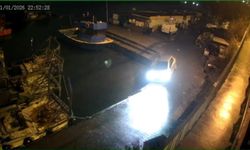 Sarıyer’de aynı yerde aynı şekilde ikinci kez bir araç mendirekte asılı kaldı