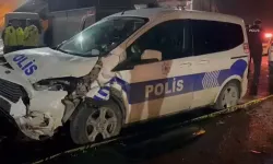 Sultanbeyli'de polis aracının karıştığı kazada 2'si polis 3 kişi yaralandı