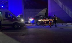 Kontrolden çıkan otomobil köprünün kolonuna saplandı: 1’i ağır 2 yaralı