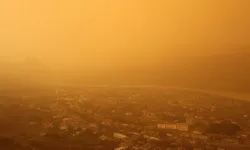 Türkiye’ye Libya’dan Çöl Tozu Geliyor: Gökyüzü Puslanacak, Görüş Mesafesi Düşecek