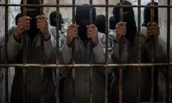 Türkiye'yi de yakından ilgilendiriyor!  DEAŞ'lı ter*ristler kamptan kaçtı