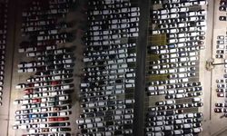 Haydarpaşa Limanı'na indirilen 2026 model sıfır kilometre araçlar kamerada