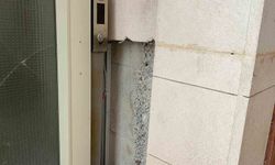 Camiye çirkin saldırı: Halılar üzerinde sigara izmaritleri söndürüldü