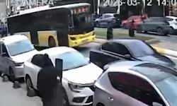 Cenazeden çıkıp yolun karşısına geçiyordu: İETT otobüsü çarptı, hayatını kaybetti