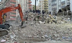 Adana’da depremde 10 kişinin öldüğü Belük Apartmanı’nın ruhsatsız olduğu ortaya çıktı