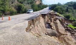 Adana'da korkutan heyelan! Yolun yarısı gitti, mahalle susuz kaldı