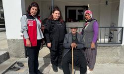 Andırın'da yaşlılara bayram sürprizi! Bakanın selamı ulaştırıldı