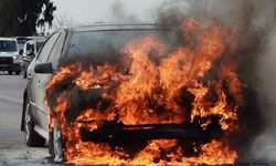 Antalya'da bir hafta önce alınan araç alev alev yandı