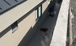 Arkadaşlarıyla sohbet ederken 4 metre yükseklikten düştü