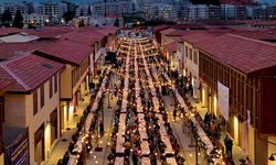 Bakan Kurum Depremzedelerle İftar Yaptı