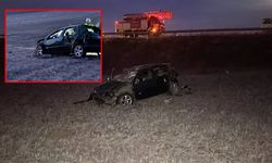 Bariyerleri aşıp tarlaya uçan otomobilin sürücüsü hayatını kaybetti
