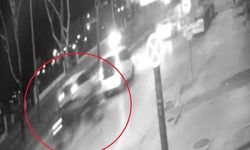 Bursa’daki feci kaza kameraya yansıdı... İkiye bölünen araçtan kurtuldu