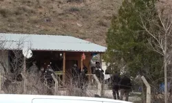 Camı kırılarak girilen evde ölü bulundu