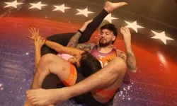 Canlı Yayında “Yapma, İstemiyorum” Dedi, Görüntüler Viral Oldu