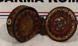 Ceylan derisine yazılmış altın işlemeli Tevrat ele geçirildi