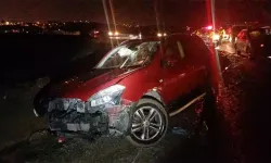 Çorum’da İki Otomobil Çarpıştı: 6 Kişi Yaralandı