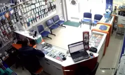 Denizli'de 5.1 büyüklüğündeki deprem kamerada