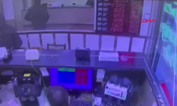 Döviz bürosuna silahlı saldırı kamerada: Maskeli şüpheli yakalandı