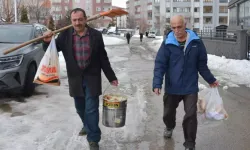 Erzurum'da 10 yıldır 'Allah'ın misafiri' dedikleri kuşları yemliyorlar