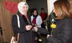 Fatma Nur öğretmenin anısına 650 meslektaşına çiçek dağıttılar