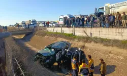 Hafriyat kamyonuyla çarpışıp kanala uçan otomobilin sürücüsü öldü