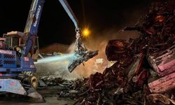 Hurdacılarda yangın paniği: Hurda araçlar alev aldı