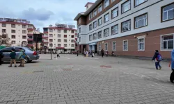 İlkokulda Korku Dolu Anlar: Kar Spreyi Kullanımı 30 Öğrenciyi Hastanelik Etti