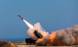 İran ABD’yi Fattah-2 Hipersonik Füzeleriyle Mi Vurdu?