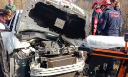 İşçi Servisi ile Otomobil Çarpıştı: 13 Yaralı