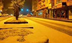 Kahramanmaraş Göksun’da Mart Ayında Kar Sürprizi: İlçe Beyaza Büründü