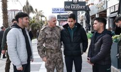 Kahramanmaraş protokolü Uzunçarşı’da esnafla buluştu