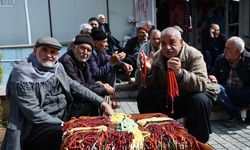 Kahramanmaraş Ulu Cami Meydanı'nda Ramazan Geleneği: Emeklilerin Değişmeyen Adresi