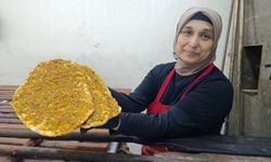 Kahramanmaraş’ta 4 çocuk annesi lahmacun ustası görenleri şaşırtıyor