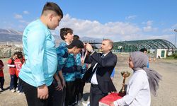 Kahramanmaraş'ta bocce sahası toz duman oldu! Küçük sporcular kupa için yarıştı